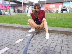 Isabel siusiająca dziewczyna 28 13/16