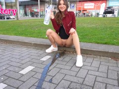 Isabel siusiająca dziewczyna 28 14/16