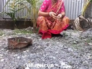 Bengali Desi Bhabhi Outdoor Chudai Devar Ke Saath Red Saree Main (Official Video by Villagesex91)