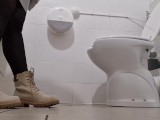 ショップや公衆トイレでの美しい小便オナラストリップ超セクシーメガコンピレーション