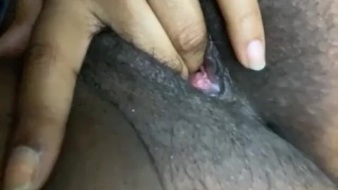 SQUEEZING MY TIGHT WET PUSSY ON MY FINGERS