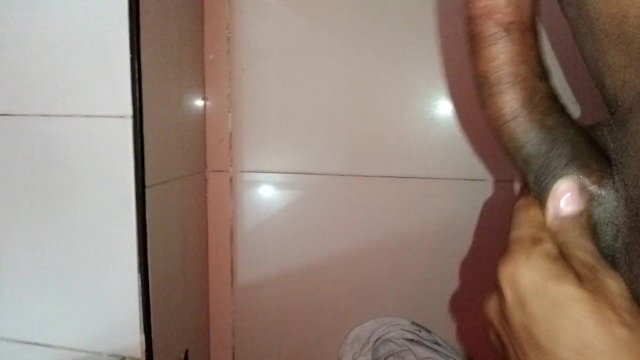 MORENO VERGON SE MASTURBA MIENTRAS LO  ESPIA