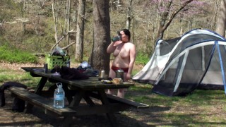 Espiando a pareja desnuda acampando