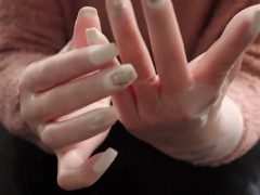 Usando Guantes con Largas Uñas