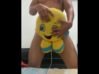 I love rubbing my cock on my stuffed animal, it excites me, it makes me very hot 🔥