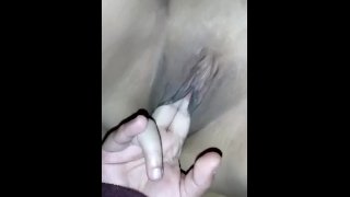 fingering my girlfriend and she gets very wet