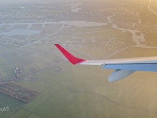 Masturbação Muito Desleixada e Boquete Em Um Avião - Tão Arriscado Em Público