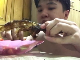 COMENDO MINHA MÃE COZINHANDO PARTE 23