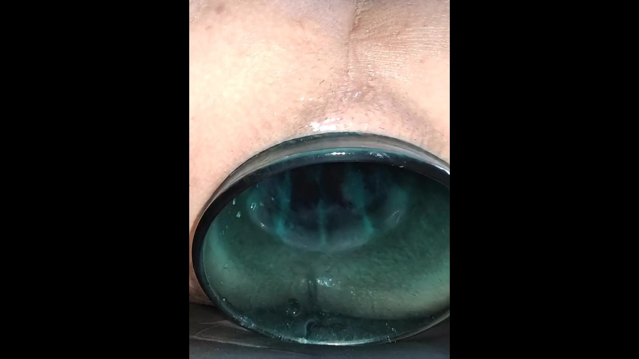 灌肠扩肛酒瓶肛塞 - Pornhub.com