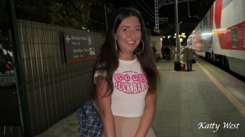 Recogida pública - Recogió una hottie en la estación de tren y la folló en el tren