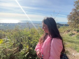 Поймал писающую девку в кустах и увёл в горы чтобы трахнуть - Публичный Секс