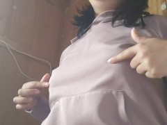 お目覚め乳首オナニーで敏感な乳首を愛撫する日本人女性♥️朝から巨乳をビクビクさせる - Screenshot 2 of 16 - Japanese Woman