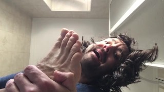 Наполнение ноздрей ногой Самостоятельная нога Нюхать ноги
