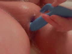 Shower Pleasure 💦 - Screenshot 8 of 16 - Wet