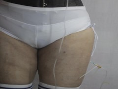 2 legs, one thin, one wide - Screenshot 14 of 16 - Kink