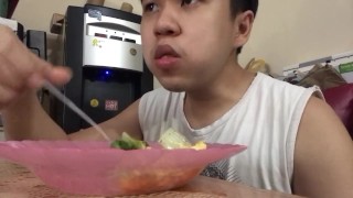 COMIENDO A MI MAMÁ COCINANDO PARTE 27