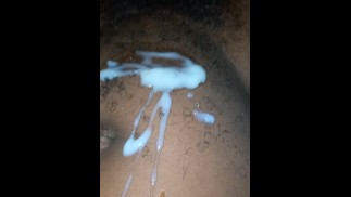 黑人在手淫时射精