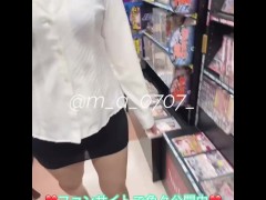 美人OLがアダルトショップで透け透けミニスカスーツで露出❤︎パンチラ❤︎ - Screenshot 6 of 16 - Shirouto