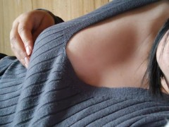 乳首オナニー中毒女は、涎を垂らしながら感じて涎を乳首に塗ってヌルヌル乳首オナニーを楽しむ♥️ - Screenshot 1 of 16 - Japan
