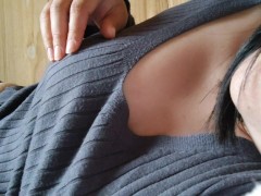 乳首オナニー中毒女は、涎を垂らしながら感じて涎を乳首に塗ってヌルヌル乳首オナニーを楽しむ♥️ - Screenshot 2 of 16 - Japanese
