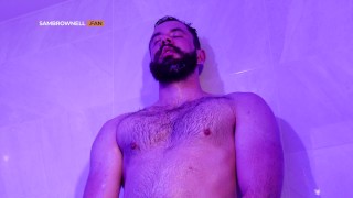Masturbando no chuveiro de cueca