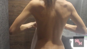 Хочешь со мной в душ? Марго принимает душ, бреет киску, чистая девушка. Margo4Master