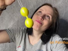 КАК Я ХОТЕЛА, ЧТОБЫ ВЫ ПОСМОТРЕЛИ, КАК Я СОСУ АНАЛЬНЫЕ ЯИЧКИ - Screenshot 2 of 16 - Huge Dildo