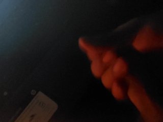 Me la jalo viendo chava del PornHub