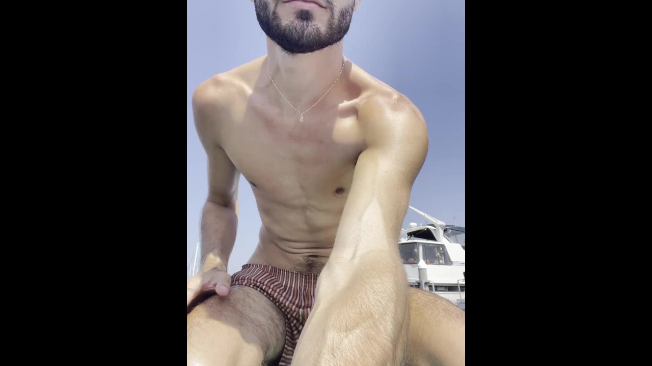 Hahn raus auf dem Paddelbrett