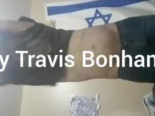 Travis Flexionando Como Una Puta