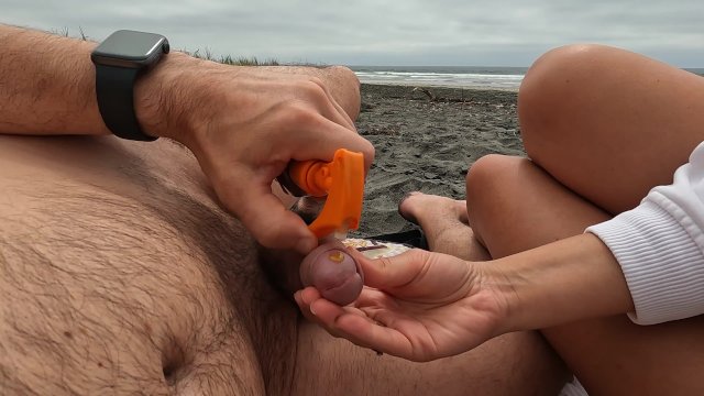 4K. She offered me handjob on the beach, I couldn’t resist. Slow-mo cumshot