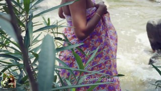 Sri Lanka Bediende Neukt Loku Mevrouw Tijdens Het Baden Rivierseks Xxx