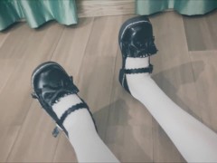 XZZ04:学妹在我家玩累了，想让我帮她按摩一下，但是怎么按出水了？ - Screenshot 1 of 16 - White Socks