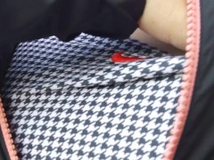 巨乳で黒乳首な日本人女性は、お散歩しながらおっぱい出してたら通行人に遭遇して慌てふためく♥️ - Screenshot 4 of 16 - Japanese Big Boobs