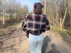 Милый секс на природе с красивой девушкой - Screenshot 2 of 16 - Outdoor Sex
