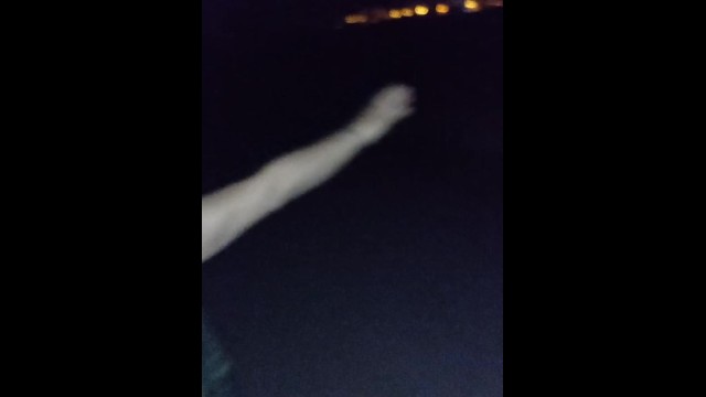 MILF Nu Protesto Pela Liberdade Nudista Pública !!