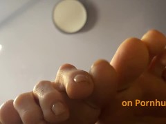 ЭТИ НОЖКИ СВЕДУТ ТЕБЯ С УМА! ТЫ ТОЛЬКО ПОСМОТРИ НА ЭТИ ТОНЕНЬКИЕ ПАЛЬЧИКИ И ПЯТОЧКИ - Screenshot 8 of 16 - Footjob