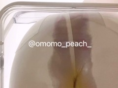 【透明椅子で撮影の待機中におもらし】#omorashi #peeaccident #desperation wetting #pee desperation