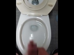 トイレで大量射精 - Screenshot 11 of 16 - トイレ オナニー