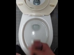 トイレで大量射精 - Screenshot 7 of 16 - R18