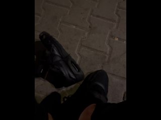 male shoeplay, mother, loose shoe, 60fps