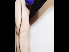叩くタイプのマッサージ機でオナニーしてみた(´・ω・｀)　子宮まで響いて初めての感覚！ - Screenshot 4 of 16 - Clothed