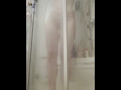 Камера в ванной. сводной сестрой как она моется в душе и играется с собой - Screenshot 14 of 16 - Wife Dp