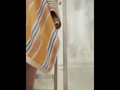 Камера в ванной. сводной сестрой как она моется в душе и играется с собой - Screenshot 15 of 16 - Dp