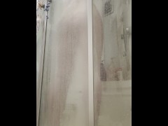 Камера в ванной. сводной сестрой как она моется в душе и играется с собой - Screenshot 9 of 16 - Wife Dp