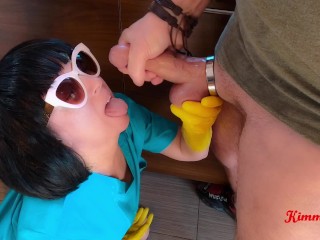 PUBLIC DICK FLASH 暨垃圾箱屋女仆黄色橡胶手套打手枪暨内裤和嘴里