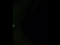 露出しながら高速道路を運転　勃起ちんぽ - Screenshot 15 of 16 - Japanese