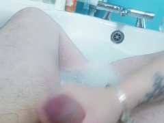 Wanked off in the bath