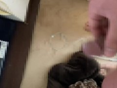 小太り男性が画面に向かって大量に射精(#^^#)