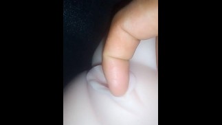 berührte sie sanft, um ihre Orgasmus-Sexpuppe zu machen